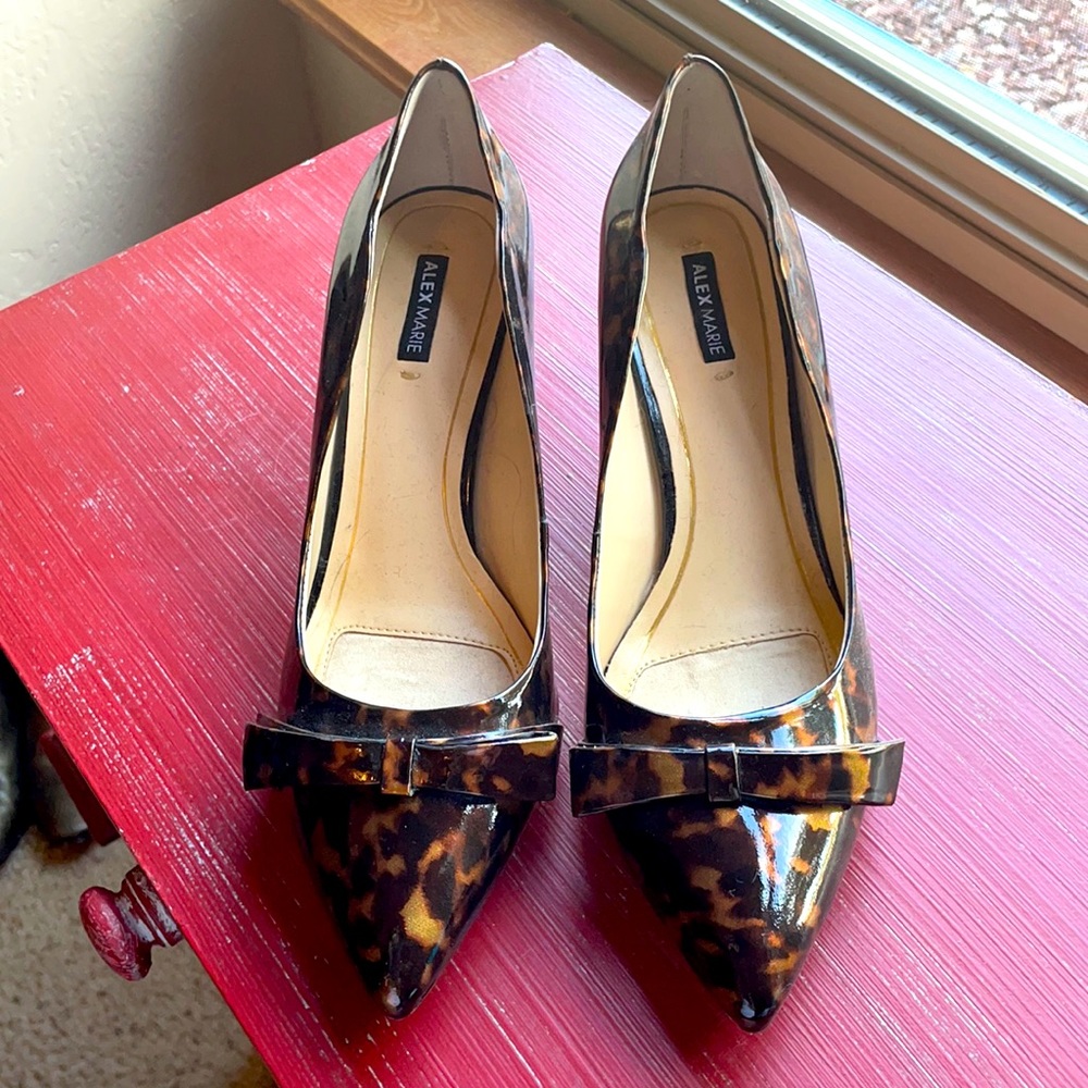 Alex Marie NWOT 21/2 inch heels